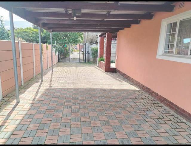 3 BEDROOM HOUSE FOR SALE IN GROENHEUWEL